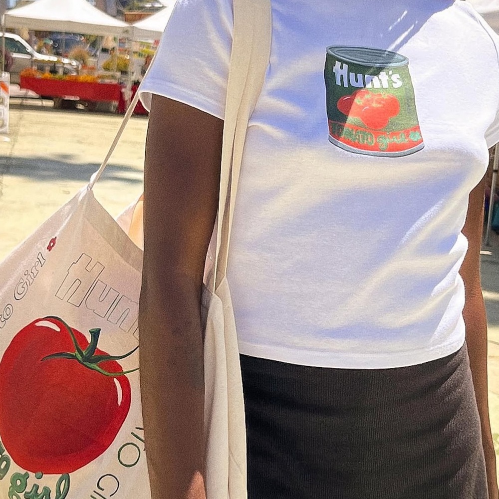 Lisa Says Gah White Crewneck Tee HUNTS 🍅 Size M